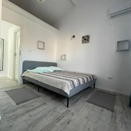 Lavoilanoi בית נופש מנגליה